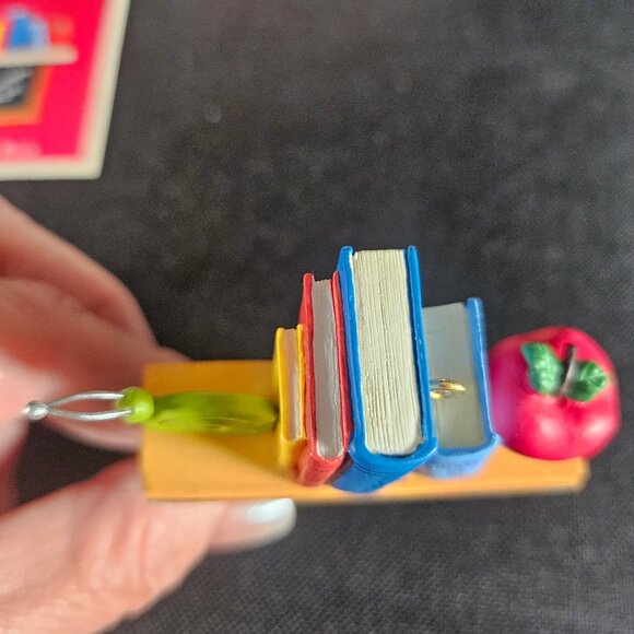 Hallmark 2003 Teachers Rule Christmas Ornament QXG 8629. New - Picture 7 of 10